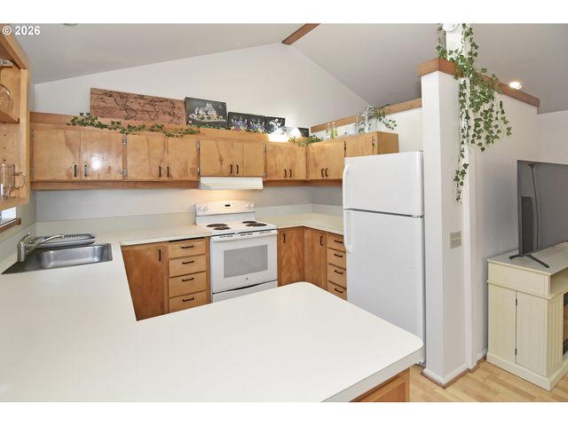 1120 E 24TH Ave, Eugene, OR 97403