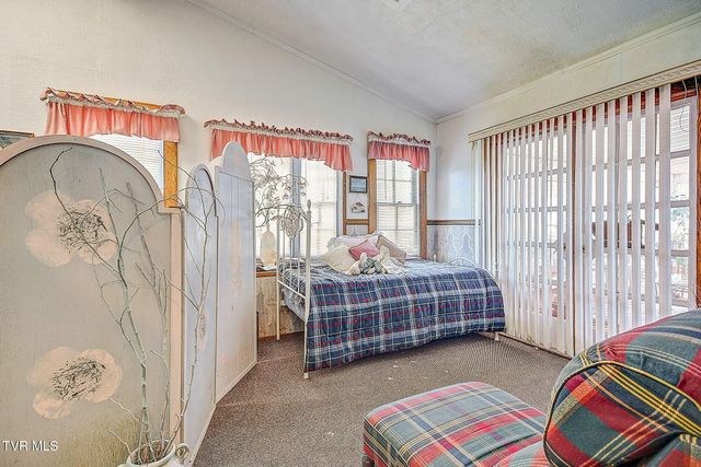 215 Bullock Hollow Road, Bristol, TN 37620