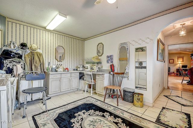 215 Bullock Hollow Road, Bristol, TN 37620