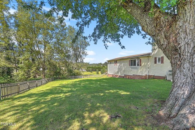 215 Bullock Hollow Road, Bristol, TN 37620