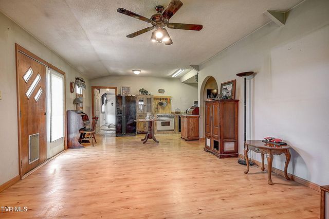 215 Bullock Hollow Road, Bristol, TN 37620