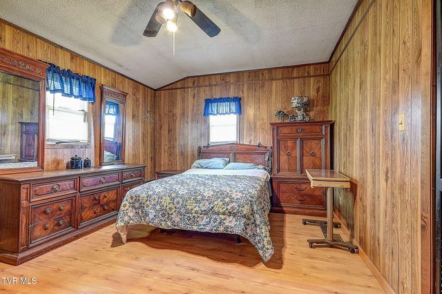 215 Bullock Hollow Road, Bristol, TN 37620