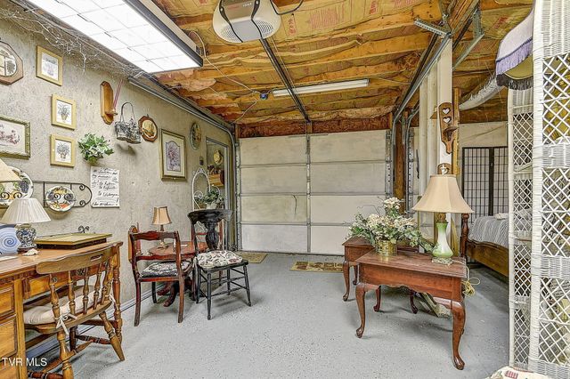 215 Bullock Hollow Road, Bristol, TN 37620