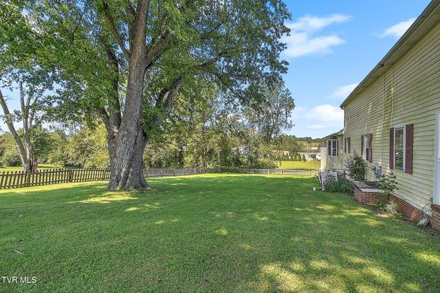 215 Bullock Hollow Road, Bristol, TN 37620