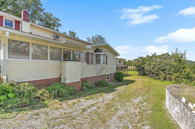 215 Bullock Hollow Road, Bristol, TN 37620