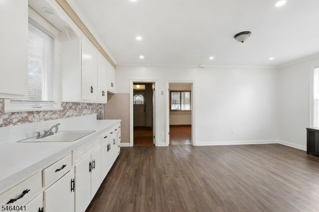 47 Durant Ave, Clifton City, NJ 07011