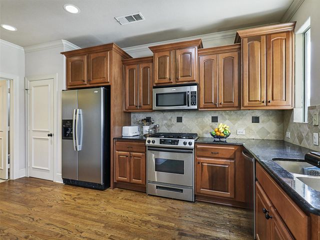 2500 Fountain Cove, Carrollton, TX 75006