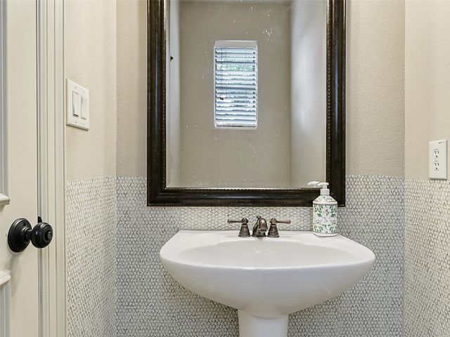 2500 Fountain Cove, Carrollton, TX 75006