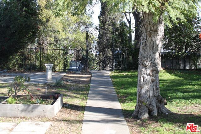 2335 Silver Ridge Avenue, Los Angeles, CA 90039