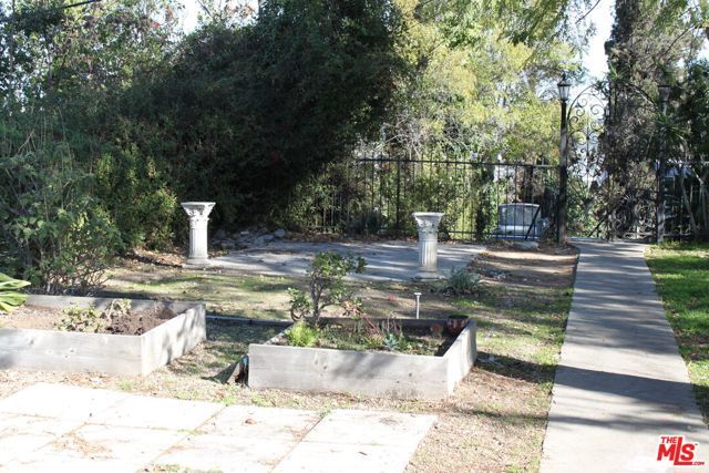 2335 Silver Ridge Avenue, Los Angeles, CA 90039