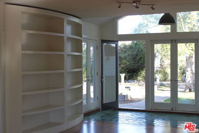 2335 Silver Ridge Avenue, Los Angeles, CA 90039