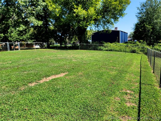 112 Meadowlark Road, Eufaula, OK 74432