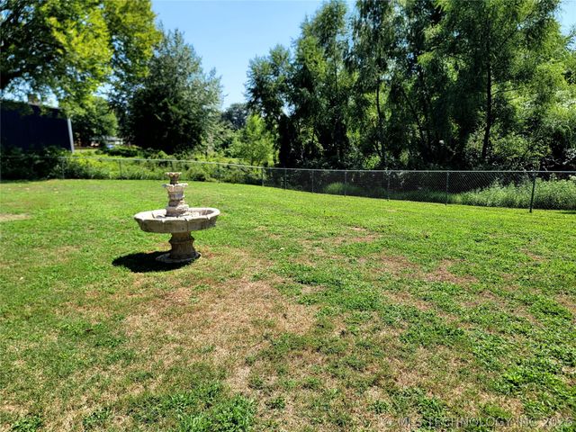 112 Meadowlark Road, Eufaula, OK 74432