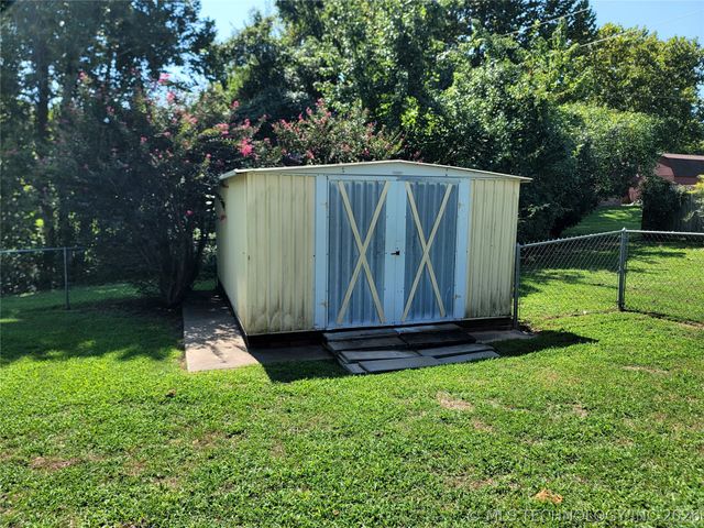 112 Meadowlark Road, Eufaula, OK 74432