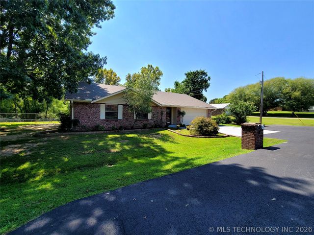 112 Meadowlark Road, Eufaula, OK 74432