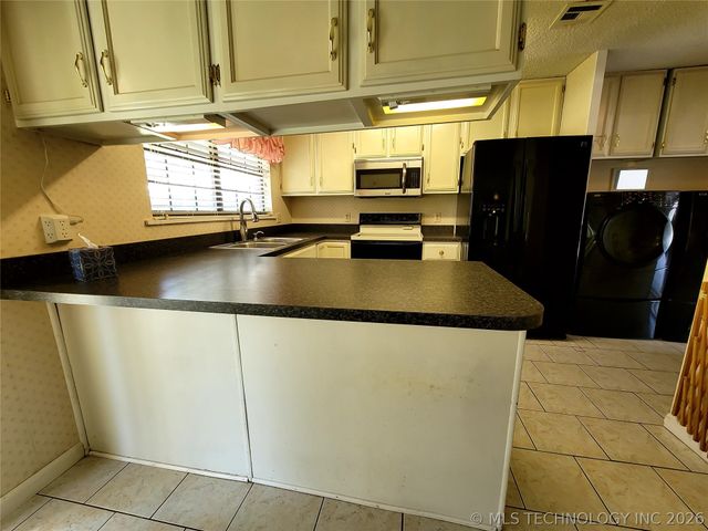 112 Meadowlark Road, Eufaula, OK 74432