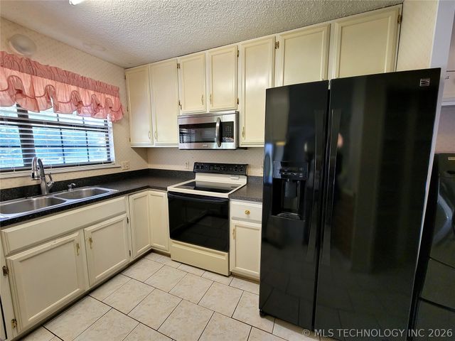 112 Meadowlark Road, Eufaula, OK 74432