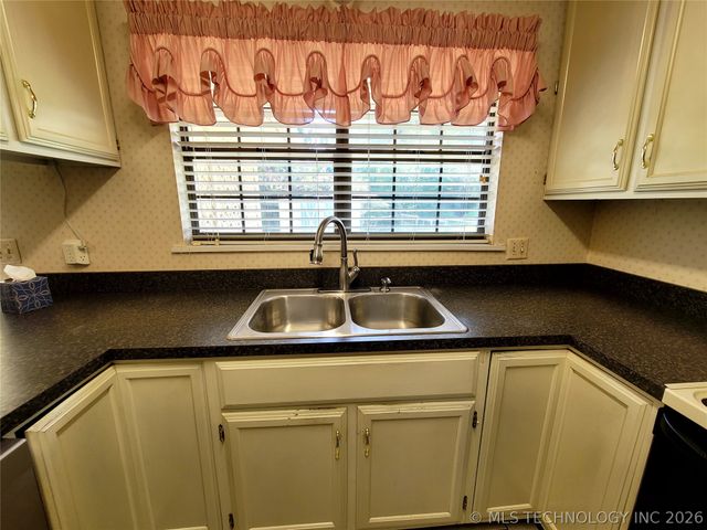 112 Meadowlark Road, Eufaula, OK 74432