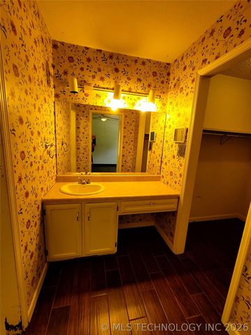 112 Meadowlark Road, Eufaula, OK 74432