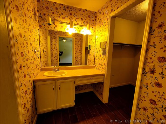 112 Meadowlark Road, Eufaula, OK 74432