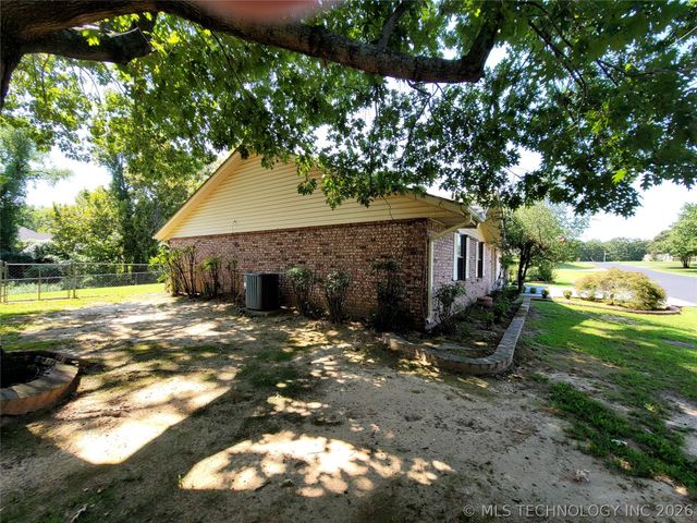 112 Meadowlark Road, Eufaula, OK 74432