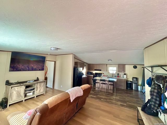 115 E 4TH Street, Natalia, TX 78059