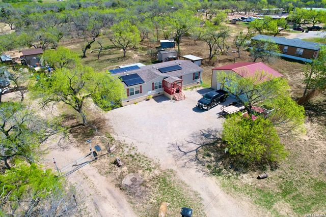 115 E 4TH Street, Natalia, TX 78059