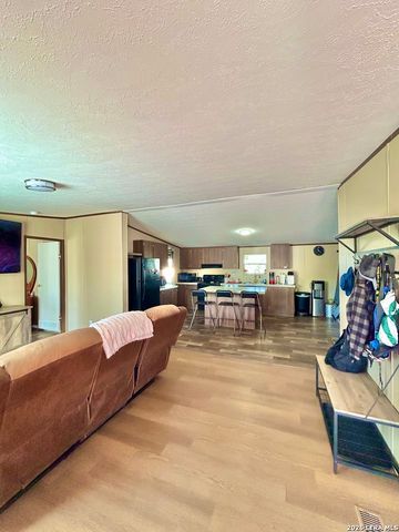 115 E 4TH Street, Natalia, TX 78059