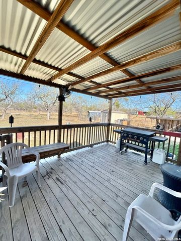115 E 4TH Street, Natalia, TX 78059