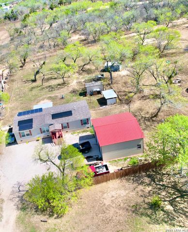 115 E 4TH Street, Natalia, TX 78059