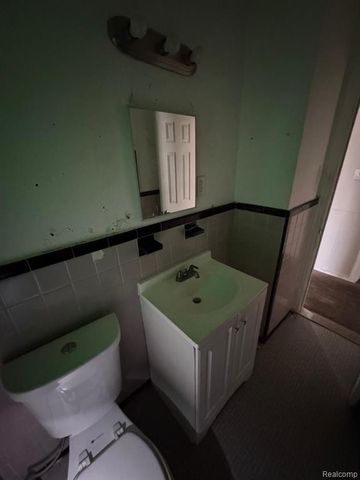 19372 Woodbine Street, Detroit, MI 48219