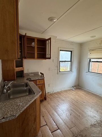 19372 Woodbine Street, Detroit, MI 48219