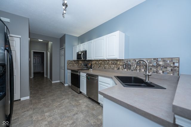 12235 Bubbling Brook Drive 900, Fishers, IN 46038