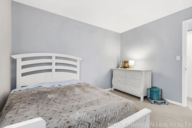 2581 Ridgecroft Drive Se 302, City Of Kentwood, MI 49546