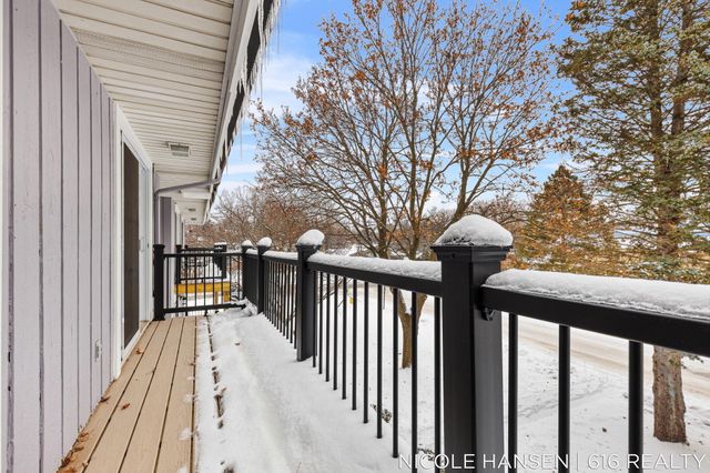 2581 Ridgecroft Drive Se 302, City Of Kentwood, MI 49546