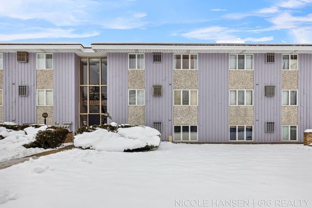 2581 Ridgecroft Drive Se 302, City Of Kentwood, MI 49546