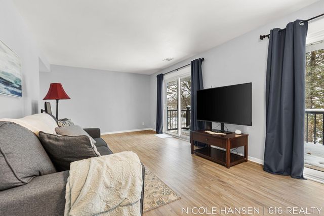 2581 Ridgecroft Drive Se 302, City Of Kentwood, MI 49546