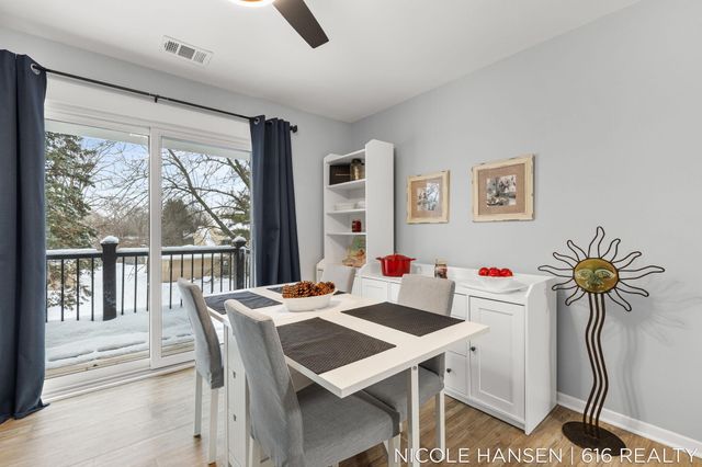 2581 Ridgecroft Drive Se 302, City Of Kentwood, MI 49546