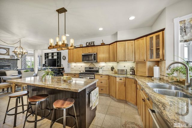 996 Farrier Court, Gardnerville, NV 89410