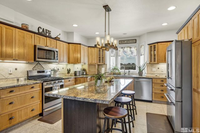 996 Farrier Court, Gardnerville, NV 89410