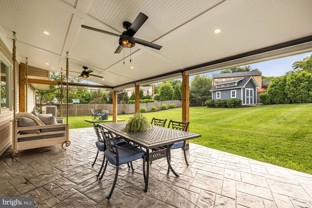 Image 28 of property listing at 5209 CONTINENTAL DR, Rockville, MD 20853