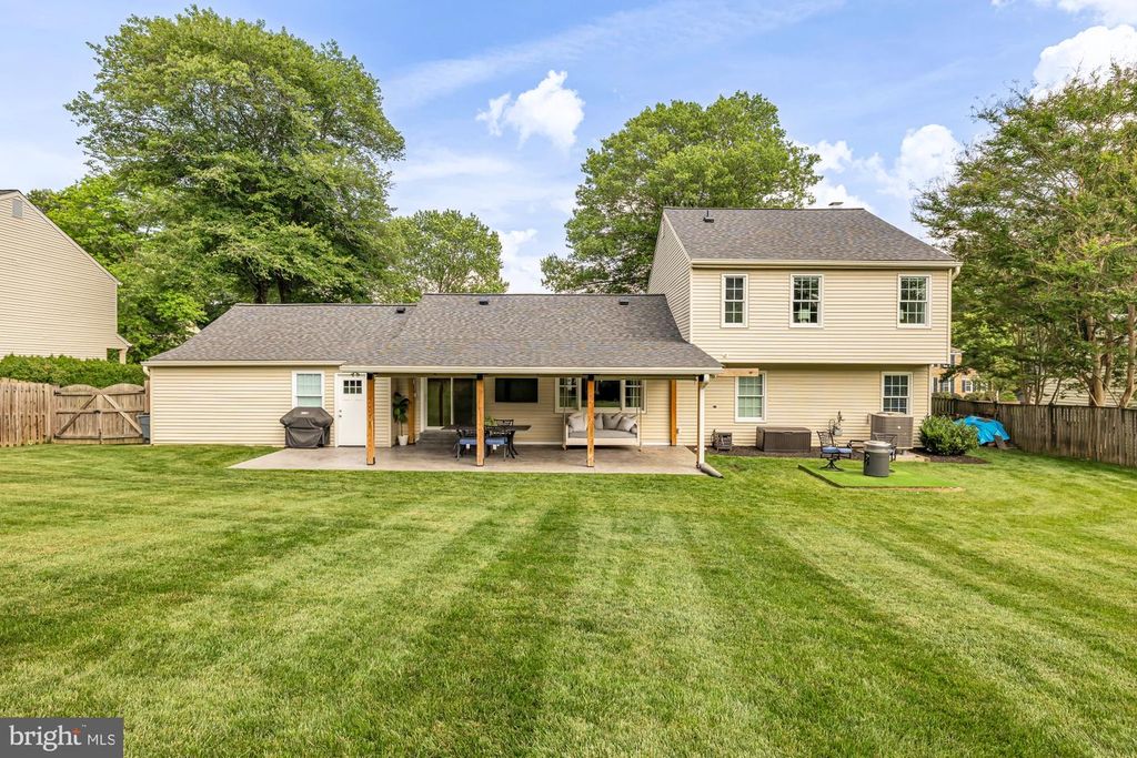 Image 29 of property listing at 5209 CONTINENTAL DR, Rockville, MD 20853