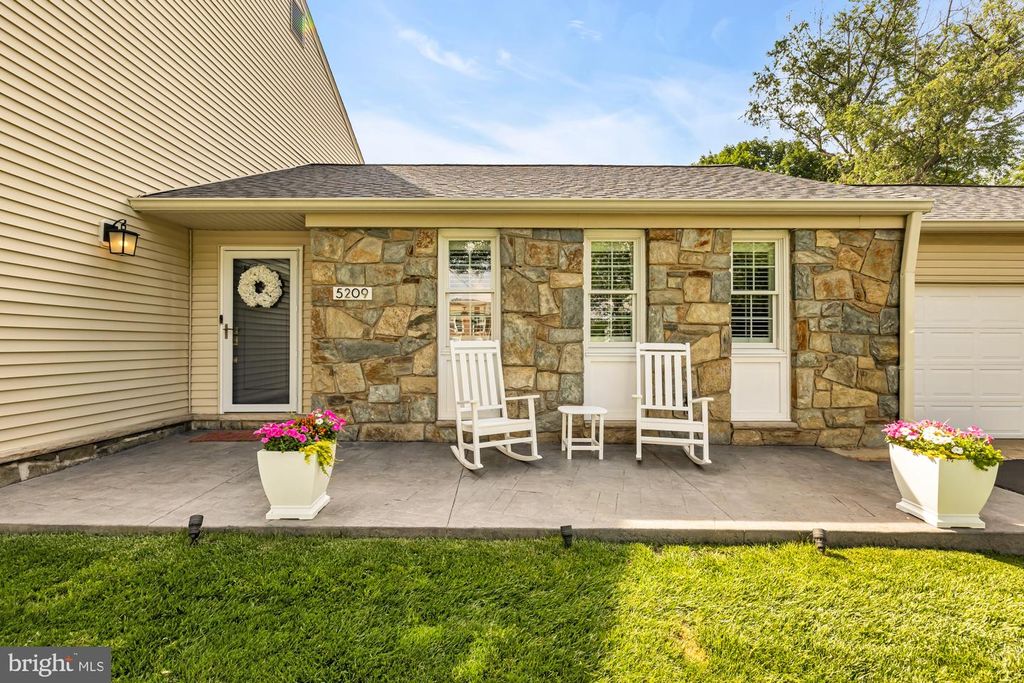 Image 3 of property listing at 5209 CONTINENTAL DR, Rockville, MD 20853