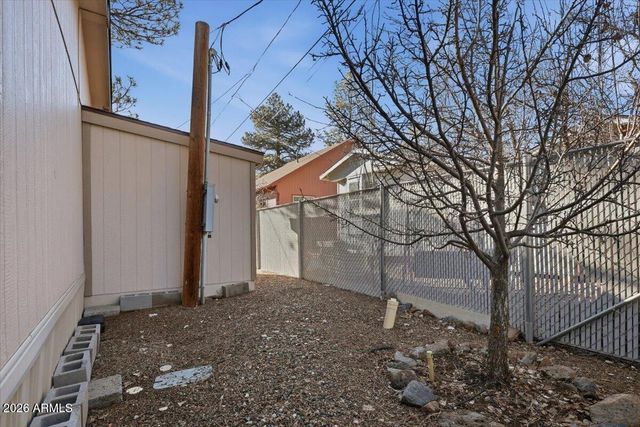 430 E OAK Drive, Munds Park, AZ 86017