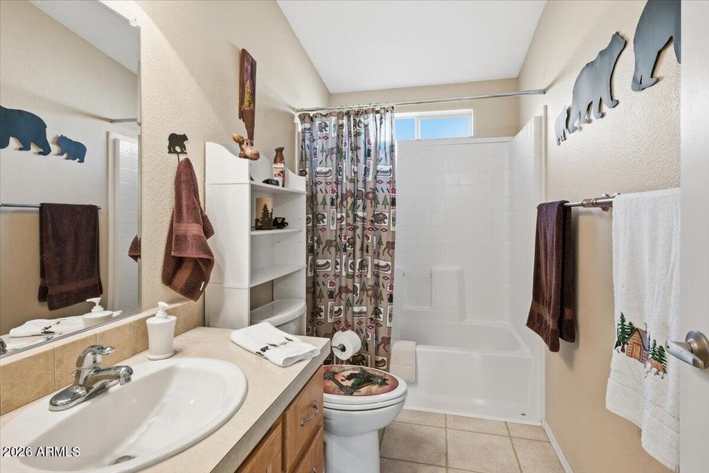 Image 15 of property listing at 430 E OAK Drive, Munds Park, AZ 86017