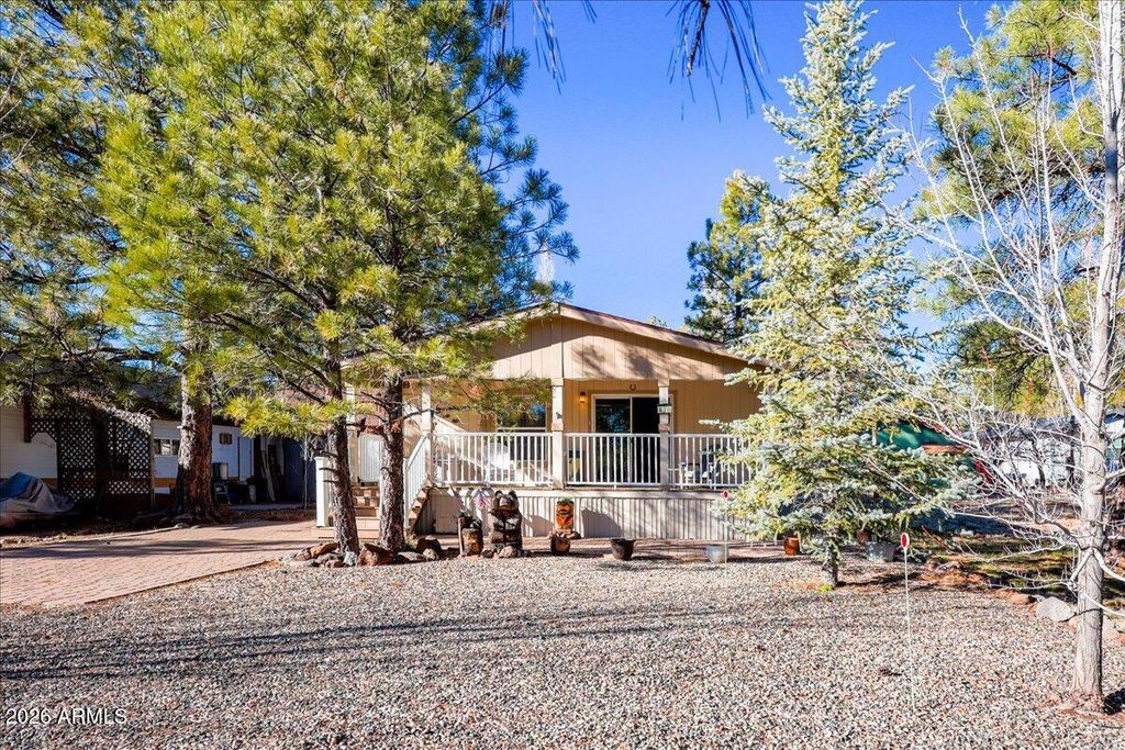 Image 2 of property listing at 430 E OAK Drive, Munds Park, AZ 86017