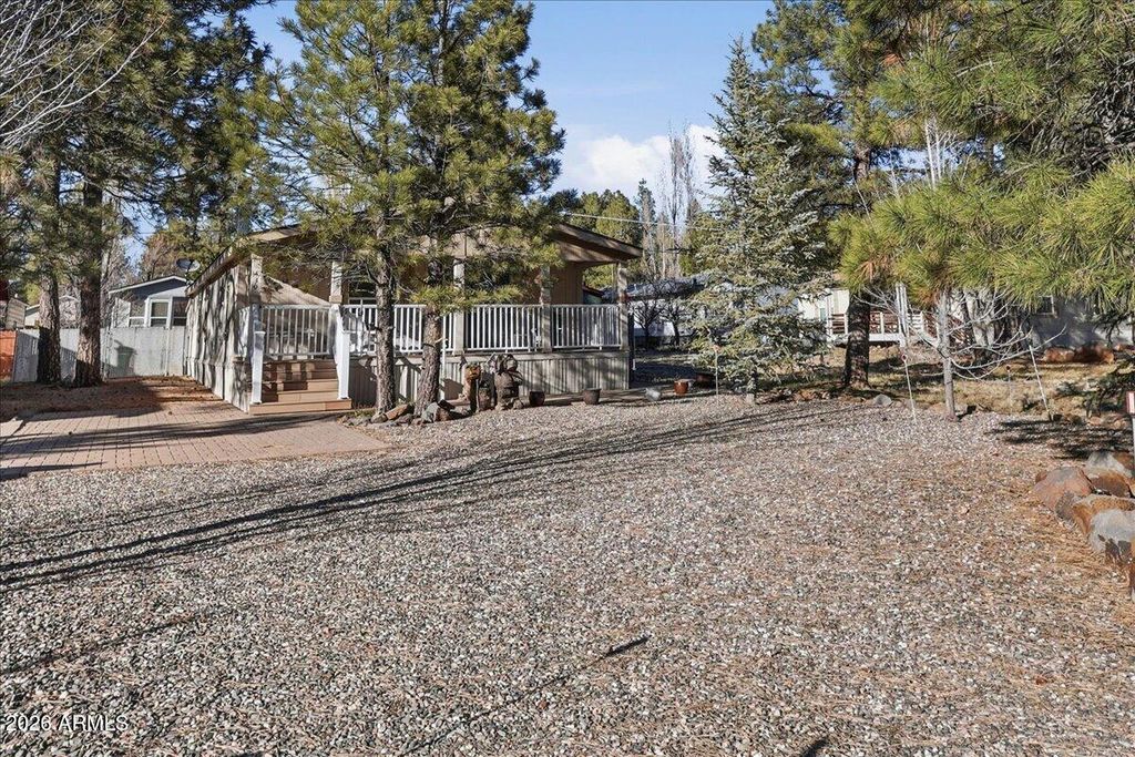 Image 24 of property listing at 430 E OAK Drive, Munds Park, AZ 86017
