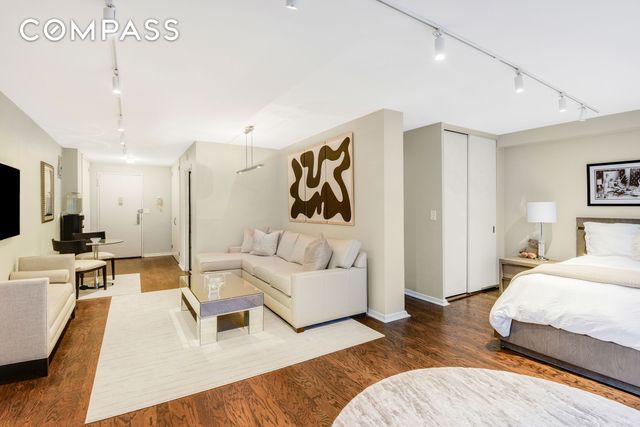 16 W 16th St Apt 6HN, New York City, NY 10011