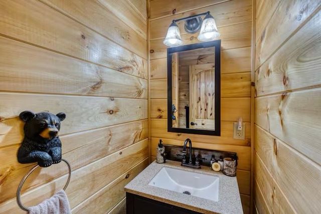 30 Trinity Hills Lane, Mineral Bluff, GA 30559