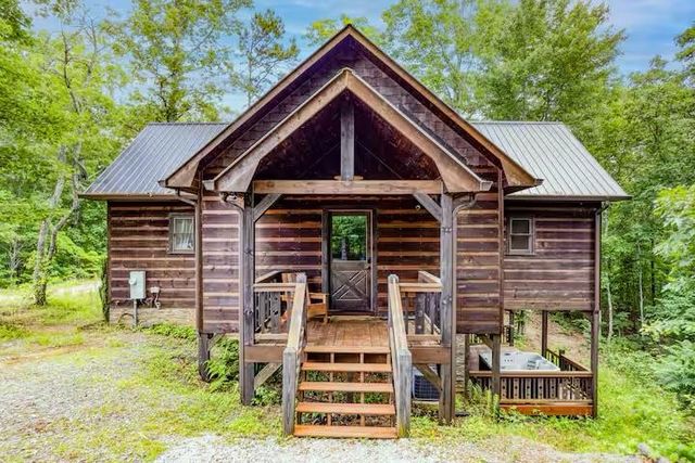 30 Trinity Hills Lane, Mineral Bluff, GA 30559